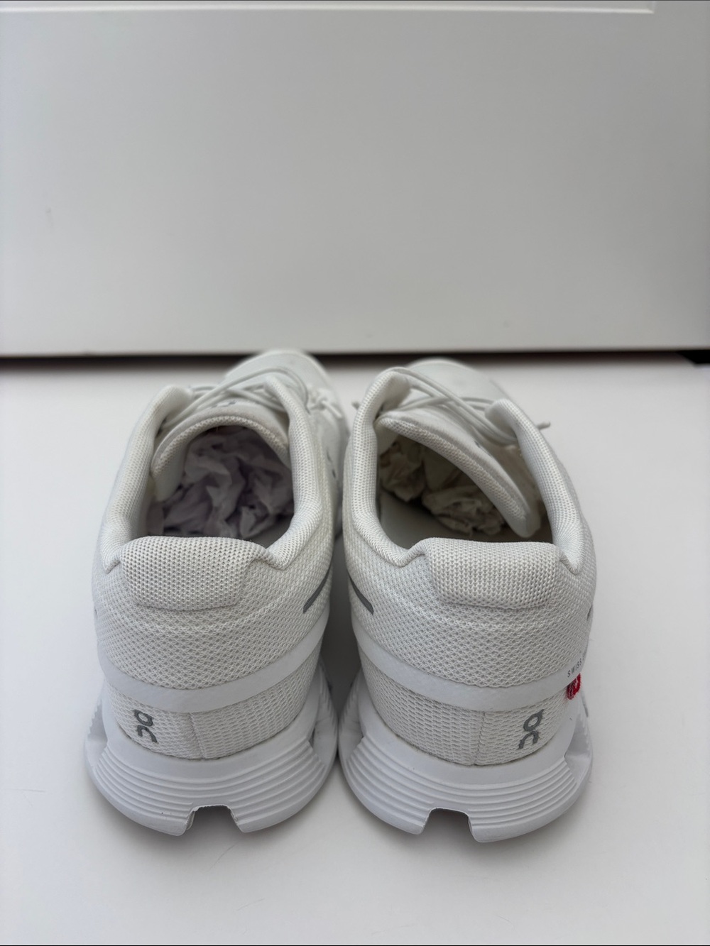 On Clouds White Womens Size 7.5 Athletic Running Walking Comfort Sneakers Shoes - Picture 6 of 13